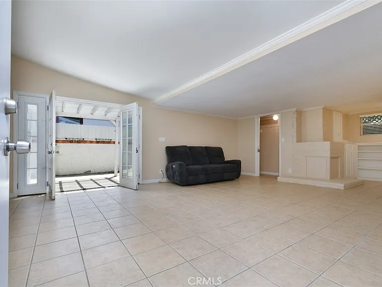 14334 1/2 Tiara St — Photo 2