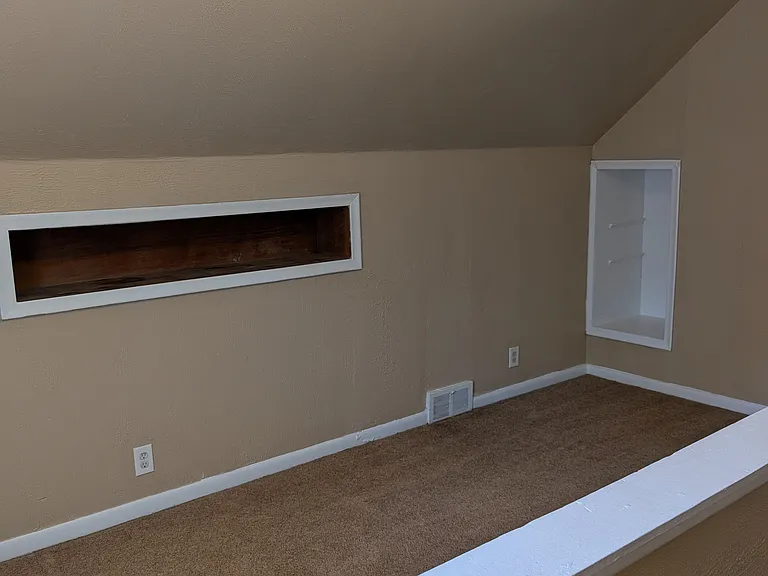 Up stairs bed rm