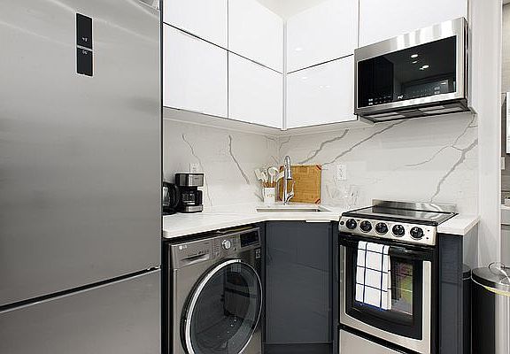 4th image of 315 E 78th St APT 2B