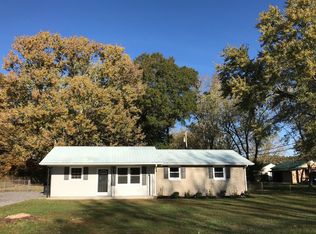 915 Leona Ave, Tullahoma, TN 37388