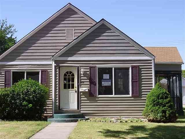 1st image of 828 S 10th St