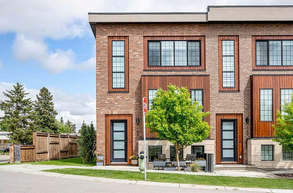 1st image of 162 SW Greenbriar Way NW