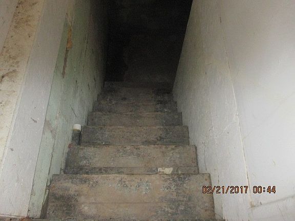 5th image of 14 Travis Dr