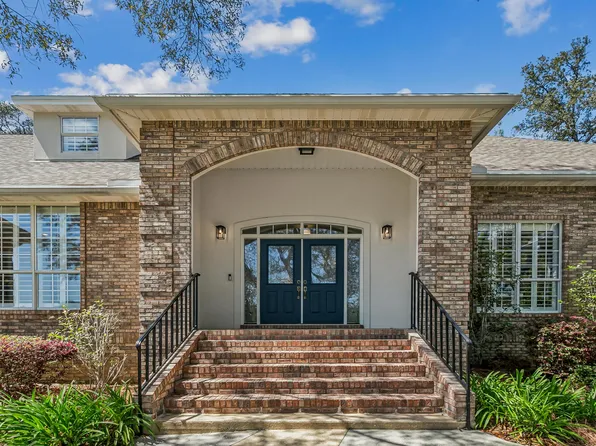 1029 Lake Way Dr, Niceville, FL 32578