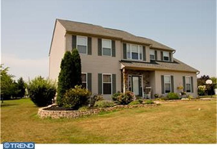 1st image of 122 E Cedarwood Dr