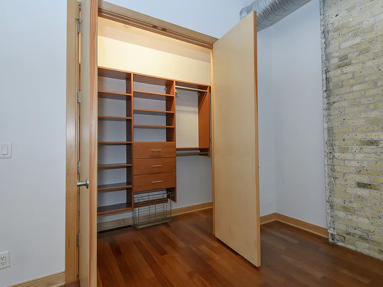 239 E Chicago St #307 — Photo 16