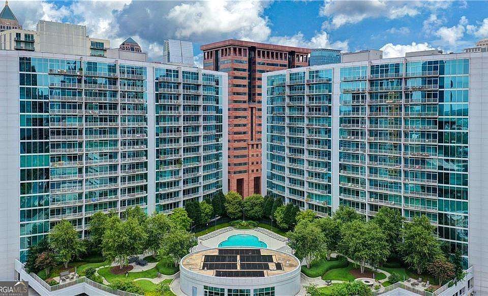 1st image of 44 Peachtree Pl