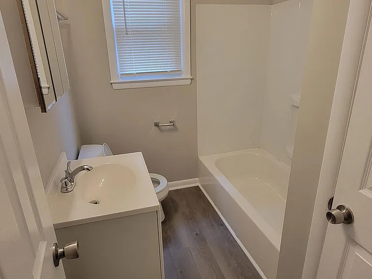 6202 Everall Ave — Photo 8