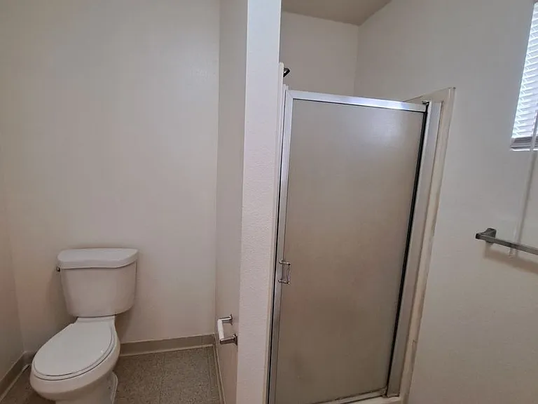 5218 E Lowe — Photo 13