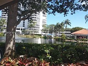 2 bed, 2.5 bath, 1365 sqft, $3,100 — Photo 2