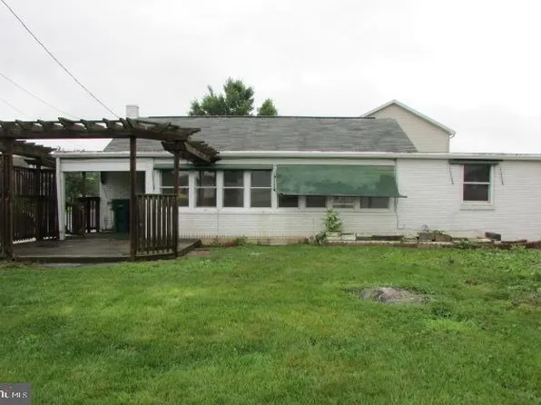 51 W Market St, Palmyra, PA 17078