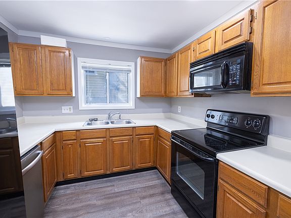 4th image of 204 Northlake Dr