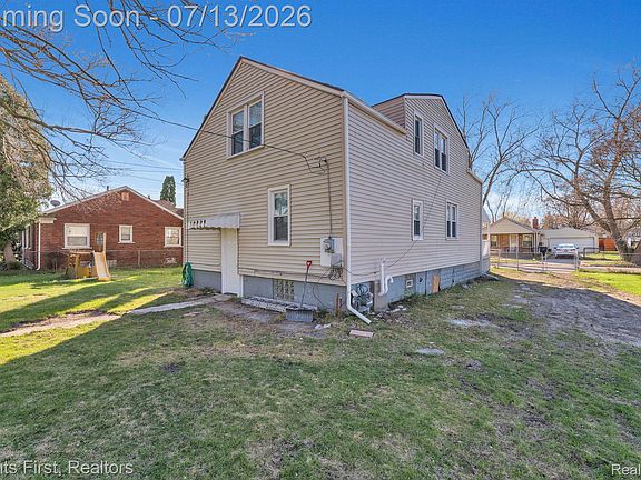 4th image of 3787 14th St