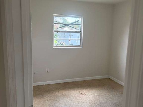 3rd image of 1011 Avenue G Ave #1