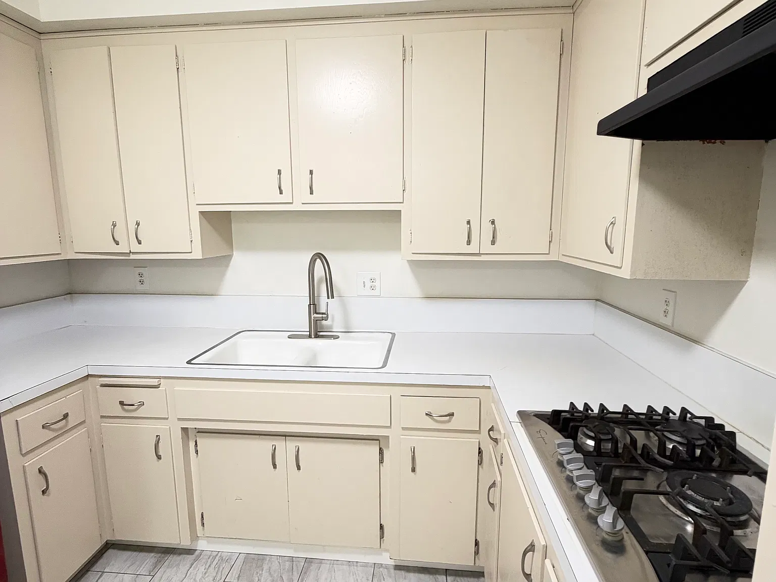 2 bed, 835 sqft, $2,250 — Photo 4