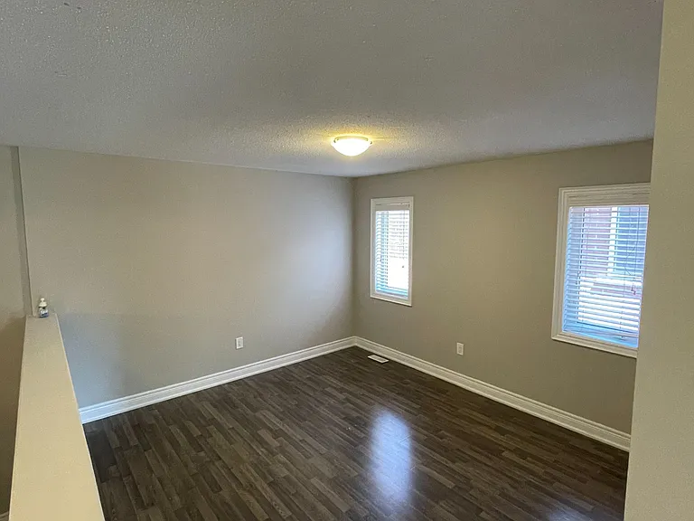 8 N Jericho Ave — Photo 5