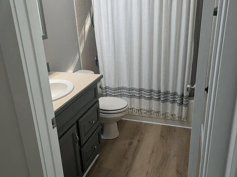 1516 E Pike St #204 — Photo 5