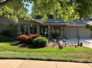 2092 Winterhaven Ct, Chesterfield, MO 63017