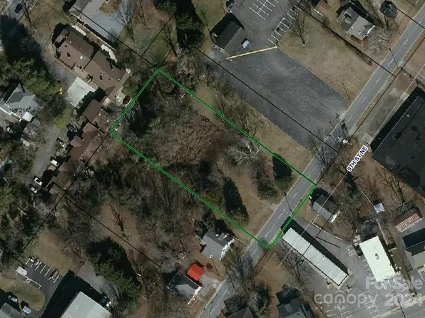 841 9th St NE, Hickory, NC 28601