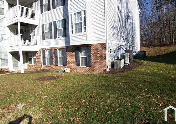 1st image of 905 Woodbridge Ct Unit D