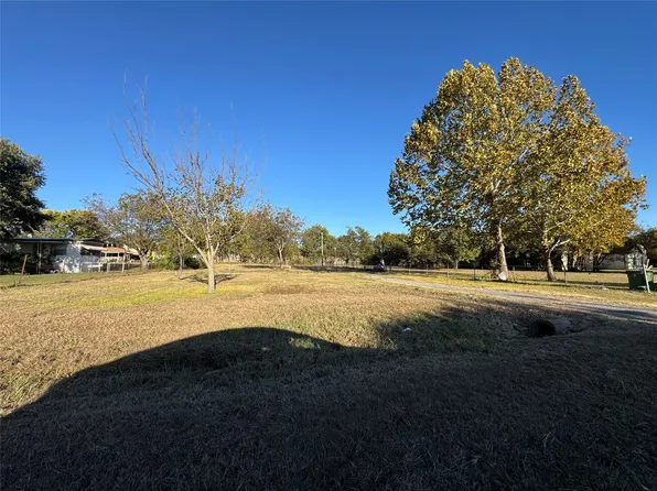 7008 Mitchell Pkwy, Arlington, TX 76002