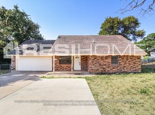7115 Allyn Dr, Azle, TX 76020