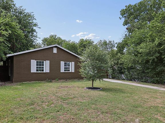 4th image of 4906 Eastdale Dr E