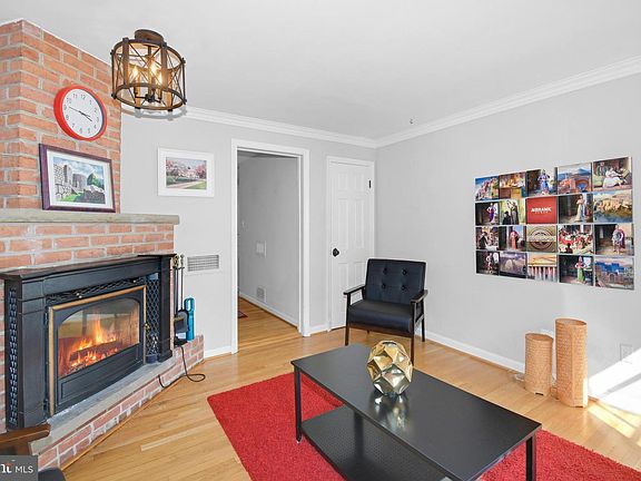 5th image of 605 S Saint Asaph St
