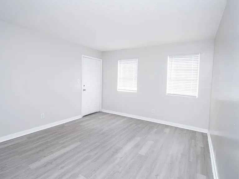 Royal Ridge — Photo 18