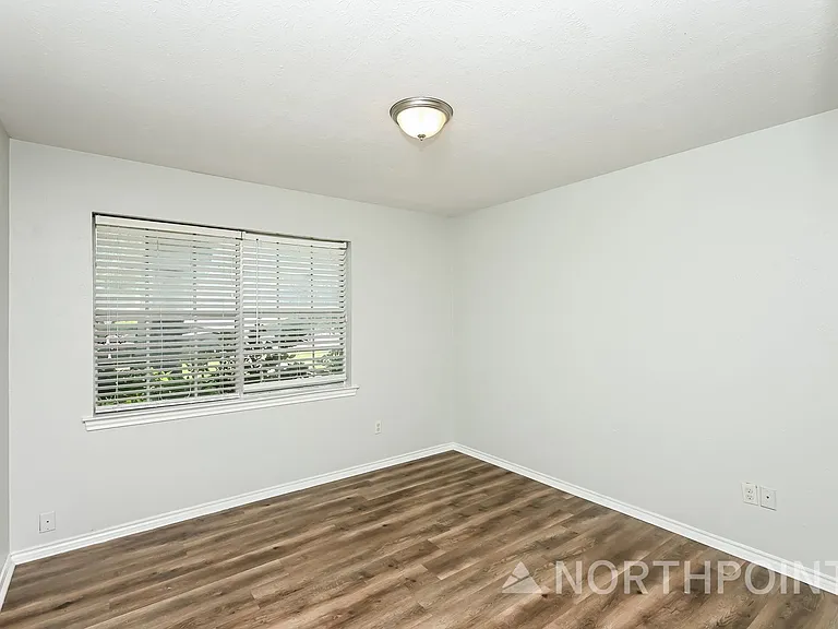 1105 Cedar Ridge Dr — Photo 12