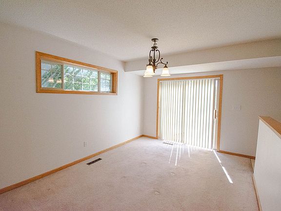4th image of 1354 Arthur Ln NW