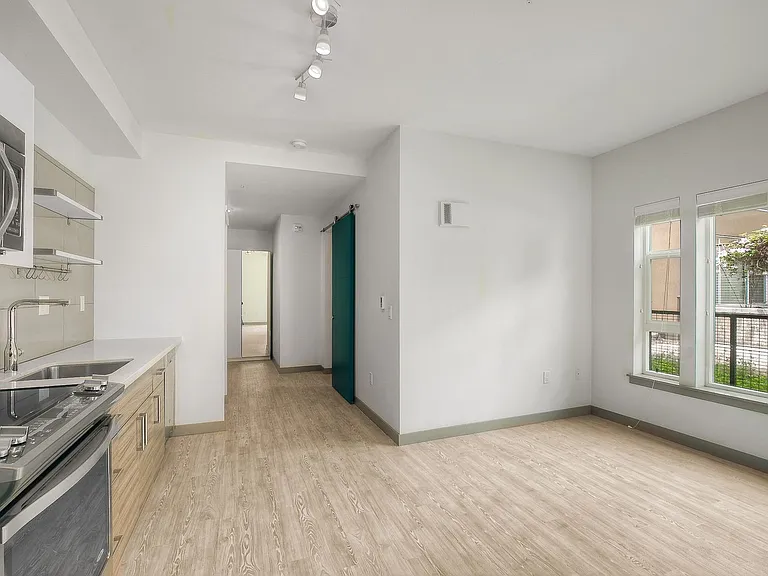 Helene Apartments — Photo 25