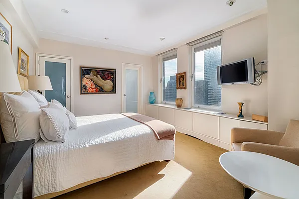 Sold by Compass | media 19