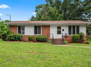 415 Burnham Dr, Winston Salem, NC 27105