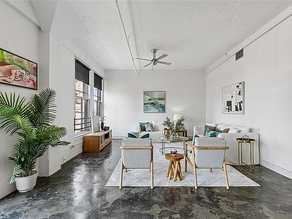 3rd image of 441 Gravier St APT 10