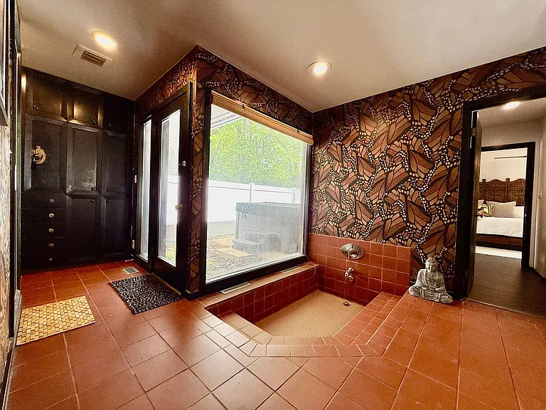 527 Valewood Ln — Photo 35