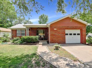 327 Anita Dr, Haysville, KS 67060