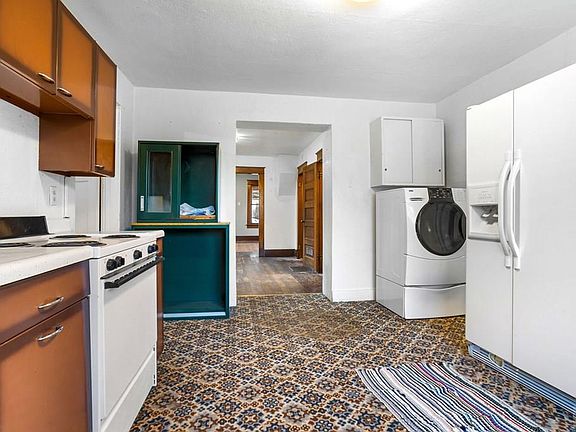 4th image of 204 S Beaty Ave