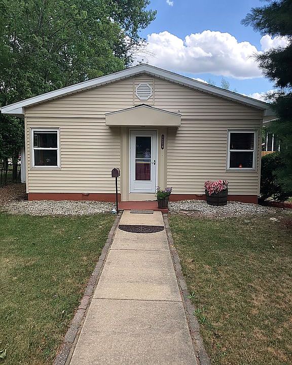 1st image of 1214 E Kingman Ave