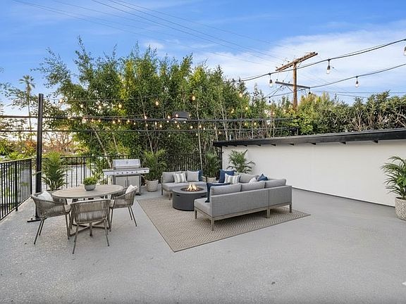 2nd image of 739 N Formosa Ave #739
