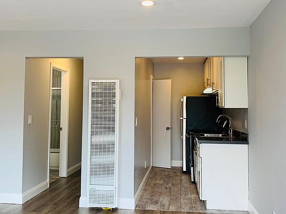 4th image of 401 E Poplar Ave #23