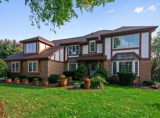 879 Stillwell Ct, Wheaton, IL 60189