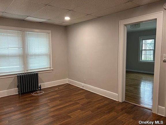 2nd image of 50 The Cres APT D3