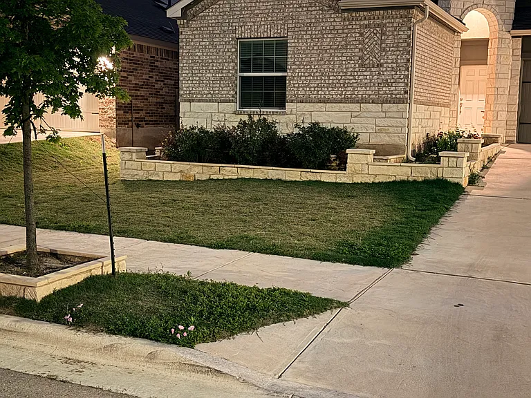 Catahoula Dr — Photo 3