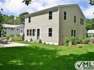 22 Uncle Henrys Rd, Mashpee, MA 02649