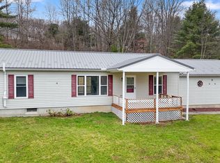 1122 Day Hollow Rd, Endicott, NY 13760