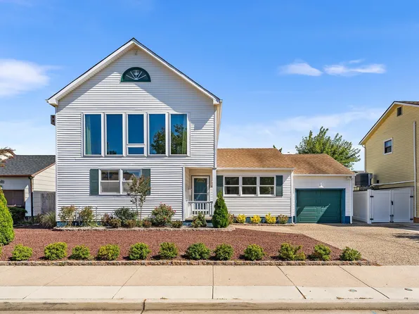 811 N Burghley Ave, Ventnor City, NJ 08406