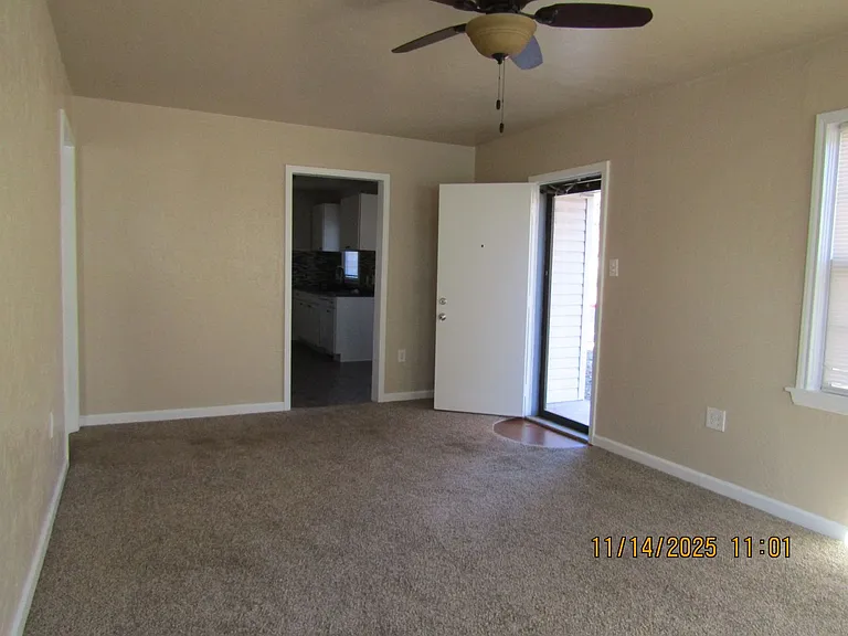 1206 NW Oak Ave — Photo 3