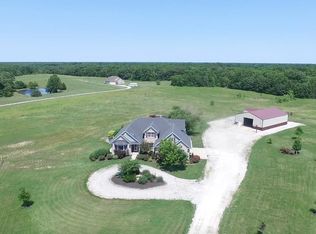 16150 N Anchorom Rd, Hallsville, MO 65255