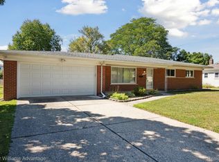6219 N Evangeline St, Dearborn Heights, MI 48127